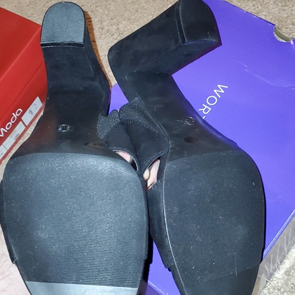 Black heels - Picture 7 of 8